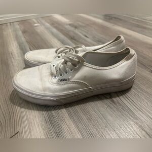 Vans Authentic White Canvas Sneakers – Unisex Size 7 Men / 8.5 Women